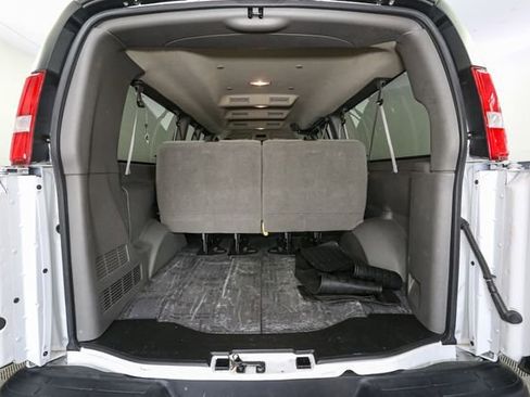 Used 2025 Chevrolet Express 3500 LT w/ LT Preferred Equipment Group RWD image 10