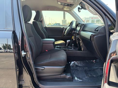 Used 2020 Toyota 4Runner TRD Off-Road AWD/4WD image 29