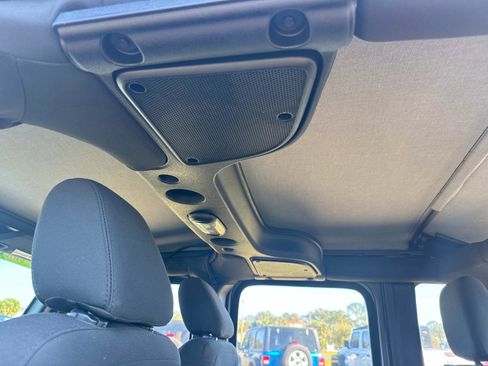 Used 2018 Jeep Wrangler Unlimited Sport w/ Connectivity Group image 17