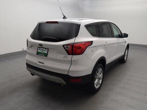 Used 2019 Ford Escape SE FWD image 7