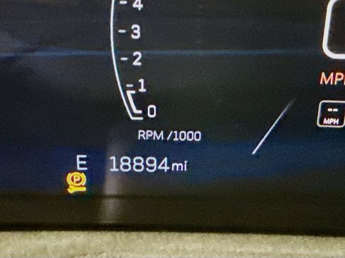 Used 2024 Cadillac XT4 Sport FWD image 12