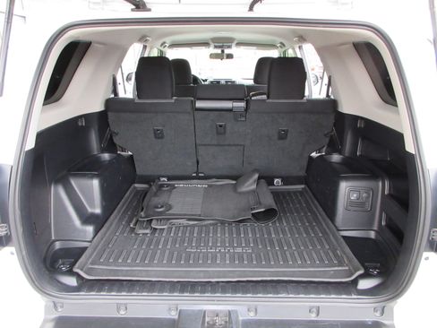 Used 2018 Toyota 4Runner SR5 image 51