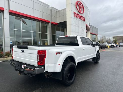 Used 2022 Ford F350 Lariat w/ Lariat Ultimate Package image 3