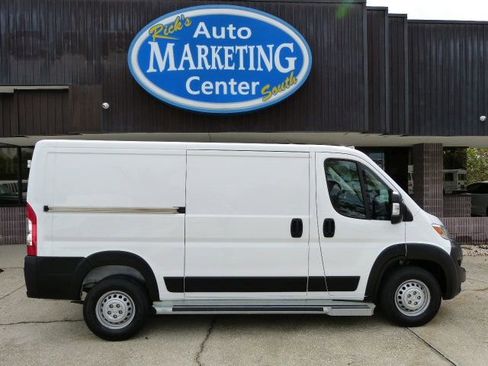 Used 2025 RAM ProMaster 2500 w/ U-Haul Equipment Group image 4