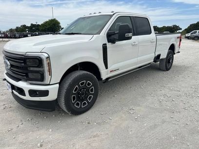 New 2026 Ford F350 Platinum w/ FX4 Off-Road Package