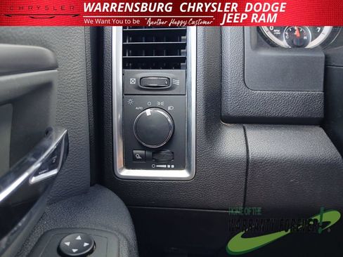 Used 2024 RAM 1500 Classic SLT AWD/4WD image 28