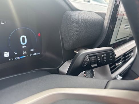 Used 2025 Ford Explorer Active image 20