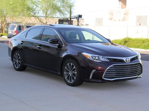 Used 2016 Toyota Avalon XLE Premium FWD image 3