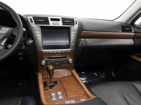 Used 2011 Lexus LS 460 w/ Sport Pkg RWD image 16