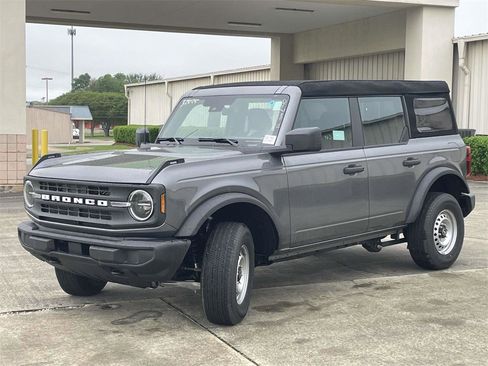 New 2025 Ford Bronco 4-Door image 7