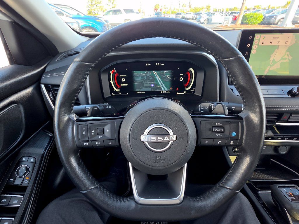Used 2024 Nissan Rogue SL FWD image 19