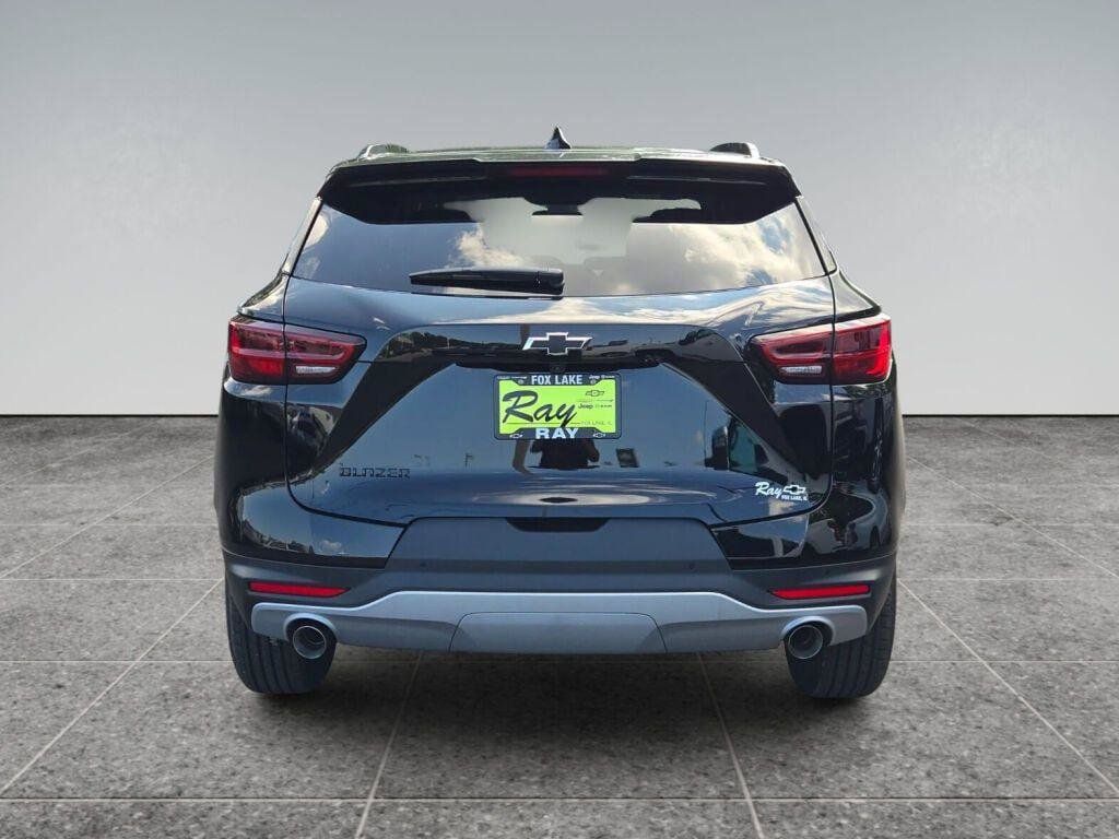 New 2026 Chevrolet Blazer LT w/ Convenience Package FWD image 16
