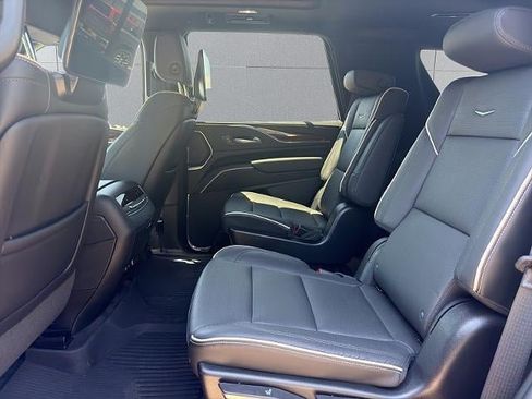 Used 2024 Cadillac Escalade Premium Luxury w/ Performance Package AWD/4WD image 25