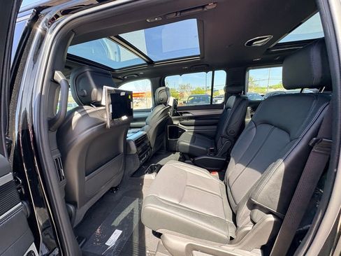 New 2026 Jeep Grand Wagoneer Limited AWD/4WD image 38