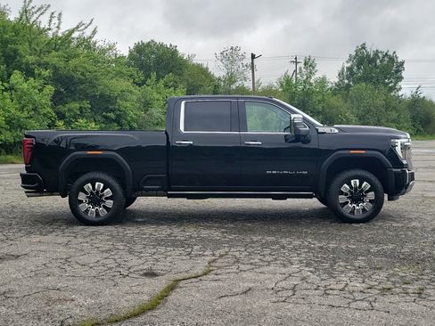 Used 2026 GMC Sierra 2500 Denali w/ Denali Reserve Package AWD/4WD image 4