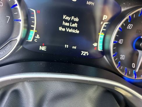 New 2026 Chrysler Pacifica Select image 18