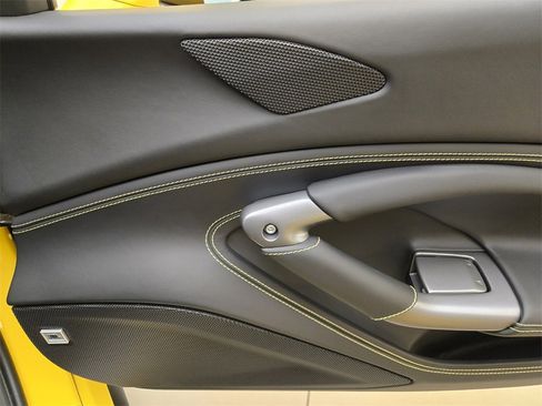 Used 2021 Ferrari F8 Tributo image 33