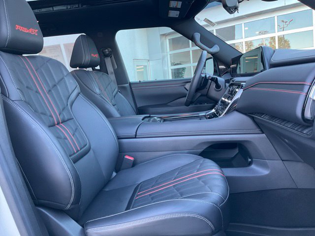 Used 2026 Nissan Armada PRO-4X AWD/4WD image 35