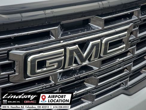 New 2026 GMC Acadia Denali Ultimate w/ LPO, Floor Liner Package AWD/4WD image 32