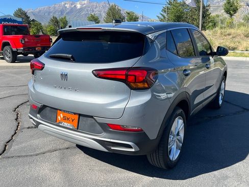 Used 2025 Buick Encore GX Preferred AWD/4WD image 9