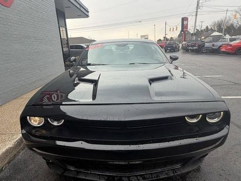 Used 2019 Dodge Challenger SXT w/ Blacktop Package image 4