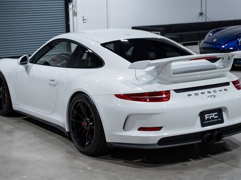 Used 2015 Porsche 911 GT3 RWD image 4