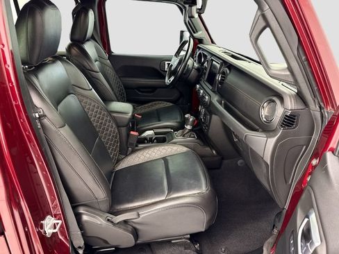 Used 2021 Jeep Wrangler Unlimited Sahara AWD/4WD image 19