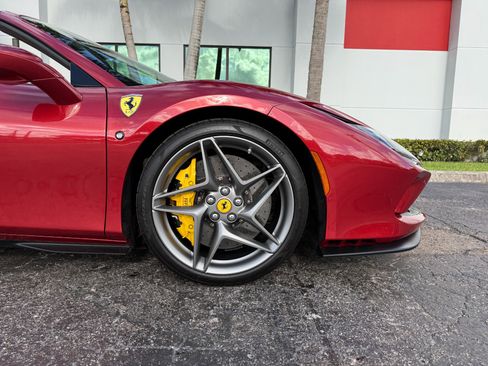 Used 2023 Ferrari F8 Tributo image 2