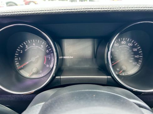 Used 2016 Ford Mustang GT RWD image 5