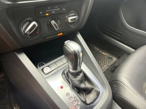 Used 2013 Volkswagen Jetta SEL FWD image 28