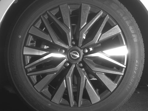 Used 2025 Nissan Altima 2.5 SV FWD image 12