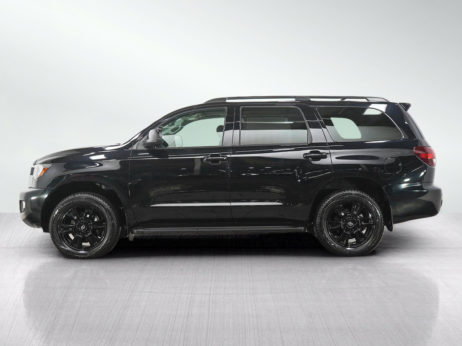 Used 2022 Toyota Sequoia TRD Sport AWD/4WD image 2