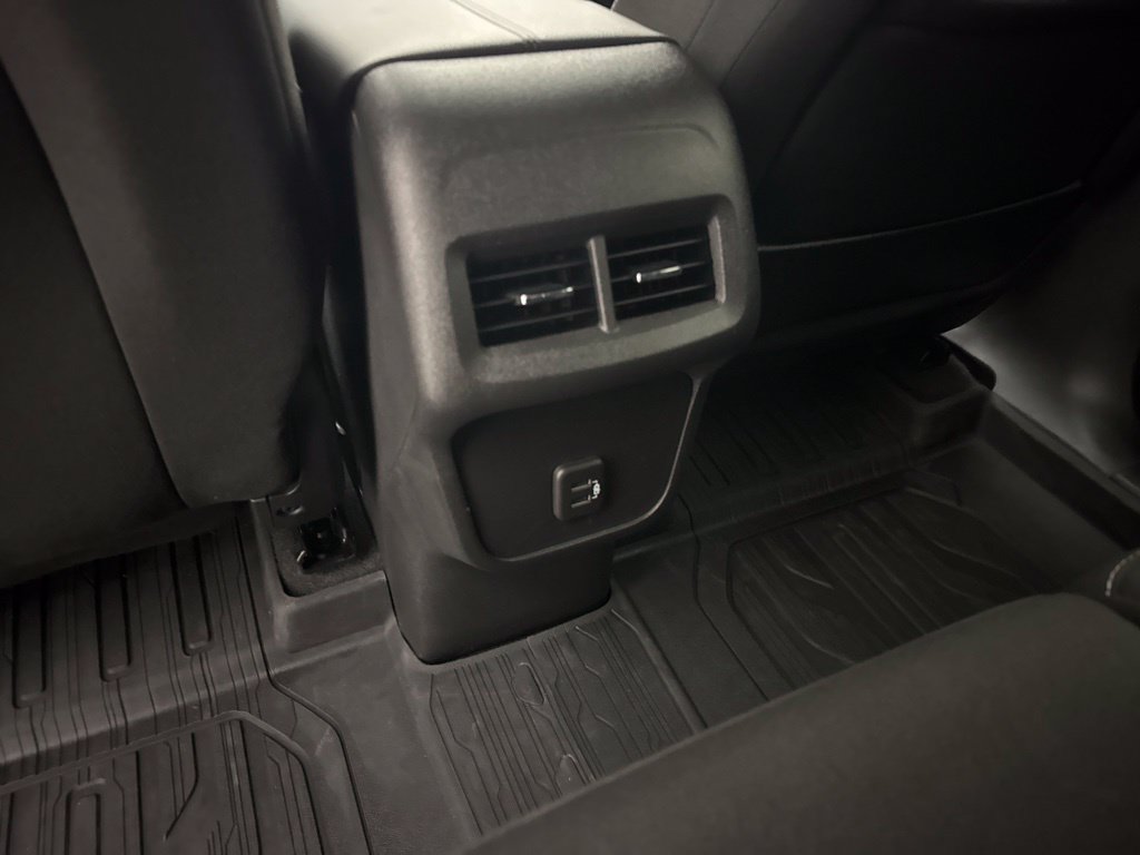 Used 2023 GMC Terrain SLE w/ Driver Convenience Package AWD/4WD image 41