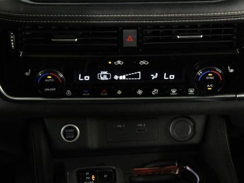 Certified 2021 Nissan Rogue Platinum FWD image 23