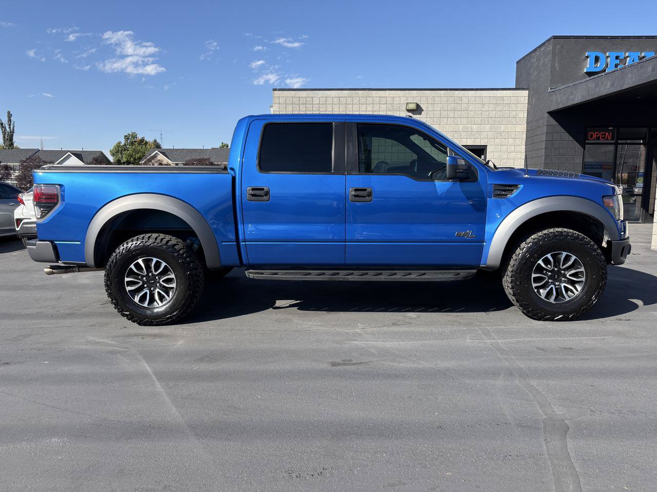 Used 2014 Ford F150 Raptor w/ Equipment Group 801A Luxury AWD/4WD image 3