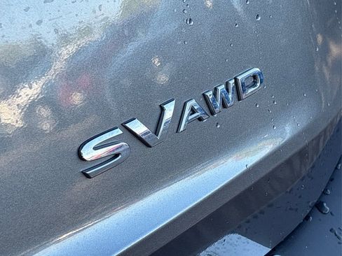 Used 2023 Nissan Rogue SV image 14