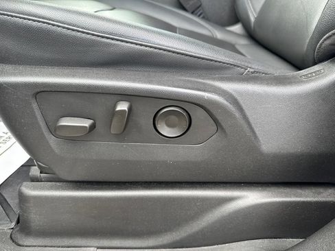 Used 2022 Chevrolet Tahoe Z71 AWD/4WD image 18
