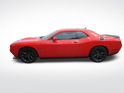 Used 2022 Dodge Challenger R/T w/ Blacktop Package RWD image 3