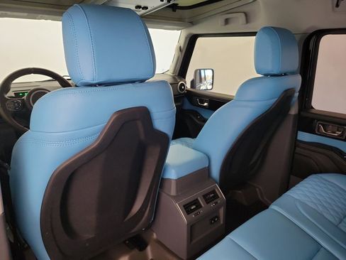 Used 2024 INEOS Grenadier Fieldmaster Edition image 10