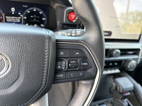 Used 2025 Toyota 4Runner Limited RWD image 27