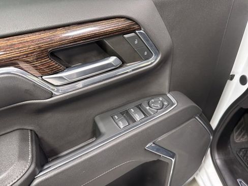 Used 2024 GMC Sierra 1500 Elevation image 9