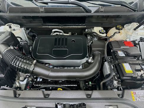 Certified 2023 GMC Acadia SLE FWD image 30