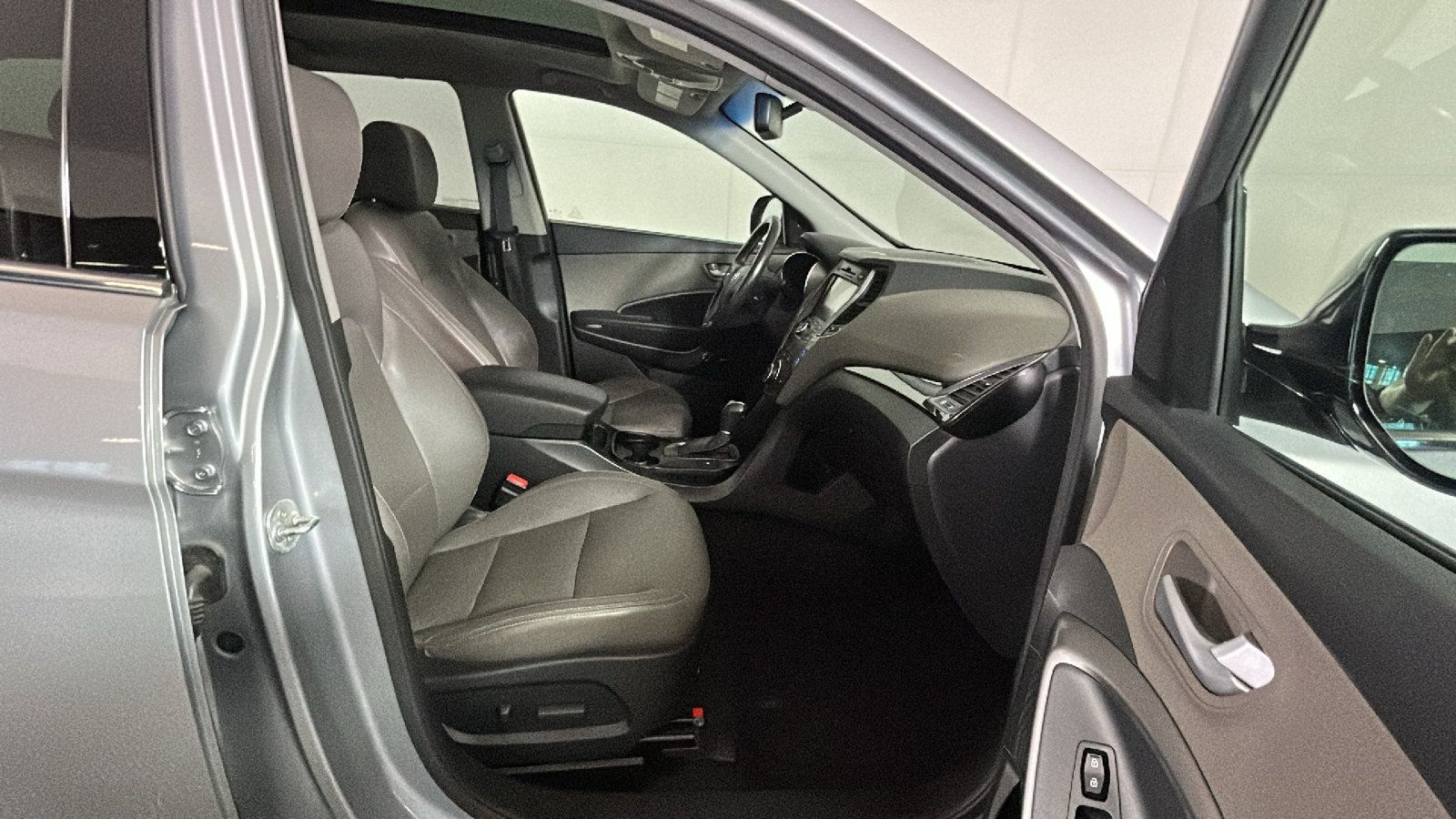 Used 2014 Hyundai Santa Fe Limited FWD image 35