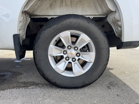 Used 2025 Chevrolet Silverado 1500 LT AWD/4WD image 22