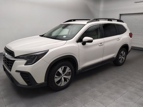 Used 2023 Subaru Ascent Premium w/ Convenience Package AWD/4WD image 2
