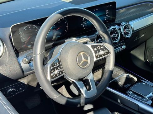 Used 2021 Mercedes-Benz GLB 250 image 19