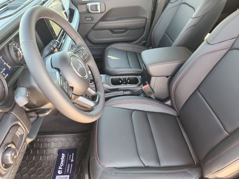 New 2026 Jeep Gladiator Rubicon AWD/4WD image 10
