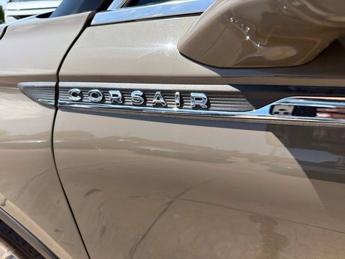 Used 2025 Lincoln Corsair FWD image 10