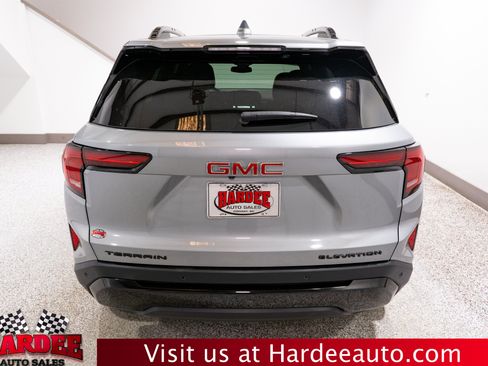 Used 2026 GMC Terrain Elevation w/ Elevation Premium Package FWD image 4