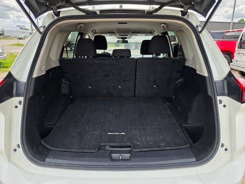 Used 2024 Nissan Rogue S FWD image 8